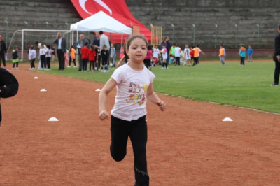 Okul Sporları Atletizm Şenliği gerçekleştirildi