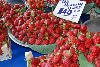 İşte, Yalova Semt Pazarında güncel fiyatlar