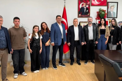 Yalova Üniversitesi heyeti Belediye Başkanı Arslan'ı makamında ziyaret etti