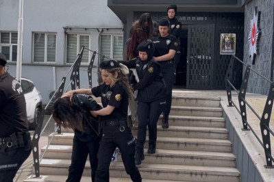 Lüks Ofisleri Çağrı Merkezine Çeviren Dolandırıcılık Şebekesi Çökertildi