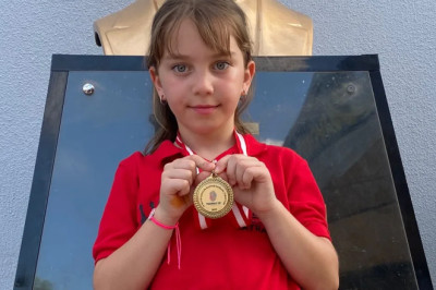 Elit Satranç Kulübü Öğrencisi Umay Deniz bu kez altın madalyayla döndü