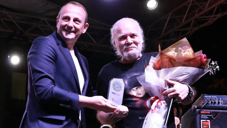 Çiftlikköy’de bayramın finalini Kurtalan Ekspres yaptı