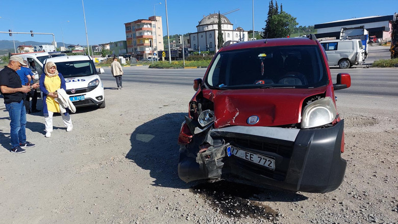 Cenazeye Yolunda Kaza: 1 Yaralı