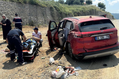 Yalova'da TOGG Marka Otomobil 4 Metre Yükseklikten Yola Uçtu