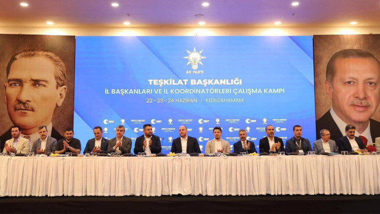 AK Parti Yalova İl Başkanı Umut Güçlü, Kızılcahamam’daki Çalışma Kampına Katıldı