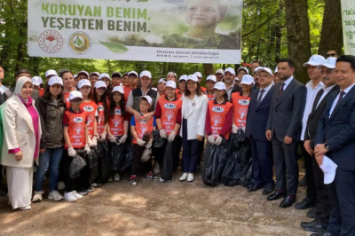 Vali Dr. Hülya Kaya'dan Doğa Dostu Öğrencilere Bisiklet Hediyesi