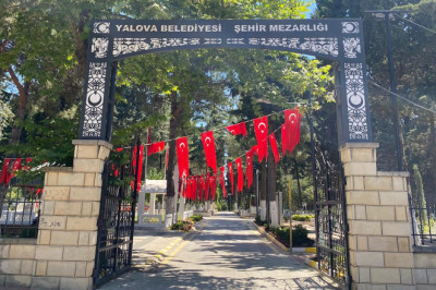 Mezarlıkta Dikkat Çeken İşaretler