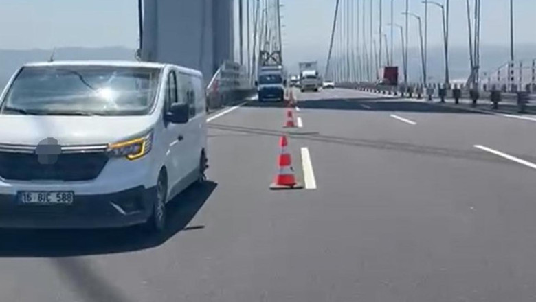 Osmangazi Köprüsü'nde İki Aracın Lastikleri Peş Peşe Patladı