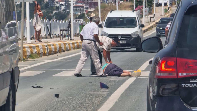 Yalova'da Motosiklet Yayaya Çarptı: 2 Yaralı