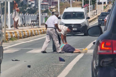 Yalova'da Motosiklet Yayaya Çarptı: 2 Yaralı