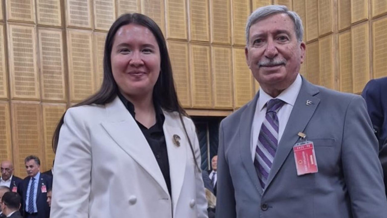 MHP Yalova İl Başkanı Güldoğan, Grup Toplantısında Ayyüce Erva Yalçın ile Bir Araya Geldi