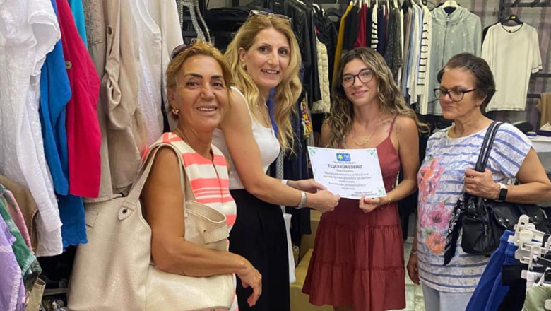 İYİ Parti Yalova Merkez İlçe Başkanlığı’ndan Esnafa Teşekkür Belgeleri