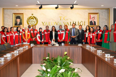 Gönüllü Gençler Vali Kaya ile Buluştu