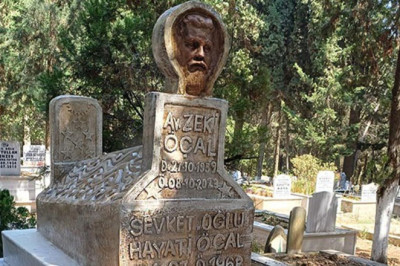Ünlü Sanatçıdan Zeki Öcal’a Anıt Mezar