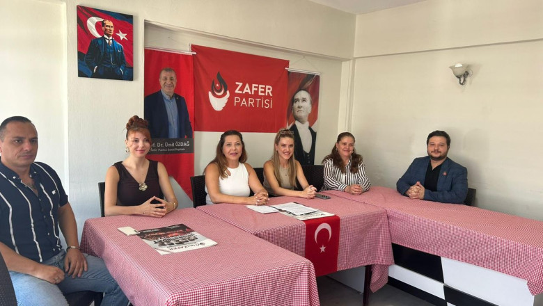 Zafer Partisi Yalova Kadın Kolları 30 Ağustos Zafer Bayramı’nı Kutladı