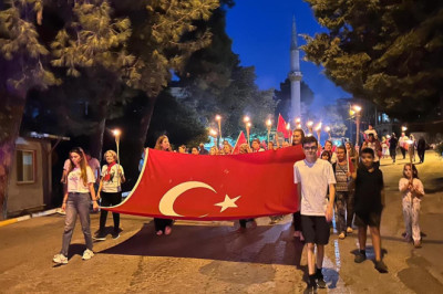 Subaşı, Fener Alayıyla Bayramı Kutladı