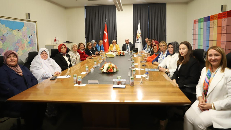 AK Parti Kadın Kolları'ndan Kadın Belediye Başkanlarıyla İstişare Toplantısı