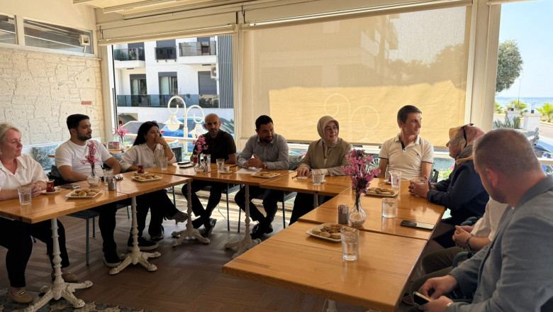 VEKİL AKYOL ÇİFTLİKKÖY’DE MUHTARLARLA BULUŞTU