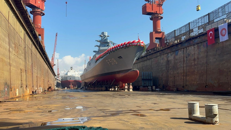 Yalova'da TCG İçel Fırkateyni Suya İndirildi