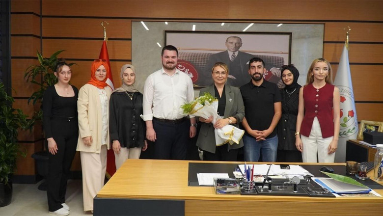 AK Gençlik’ten Fazlaca’ya ‘Hayırlı olsun’