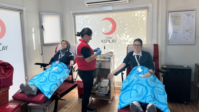 ‘Bağışımızı yaparak umuda ortak olduk’