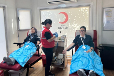 ‘Bağışımızı yaparak umuda ortak olduk’