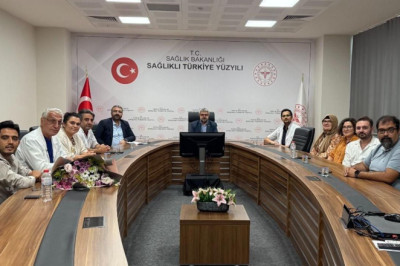 Uzman Hekimlerle Fikir Alışverişinde Bulundular