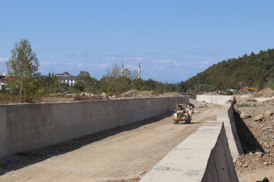 Başkan Nurten, Dere Islahı Çalışmalarını Yerinde İnceledi