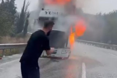 Seyir Halindeki Tır Alev Alev Yandı