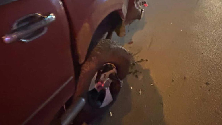 Otomobil, Park Halindeki Araca Çarptı: Yaya Geçidinden Geçerken Ölümden Döndüler!