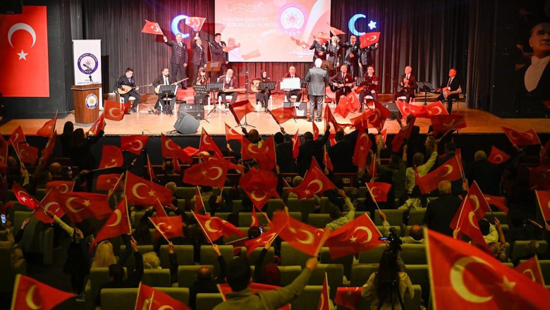 Yalova’da Polis Korosu Konseriyle Disiplin ve Sanat Buluştu