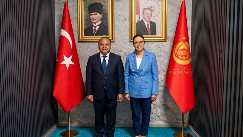 Endonezya Büyükelçisi Yalova Valisi’ni Ziyaret Etti