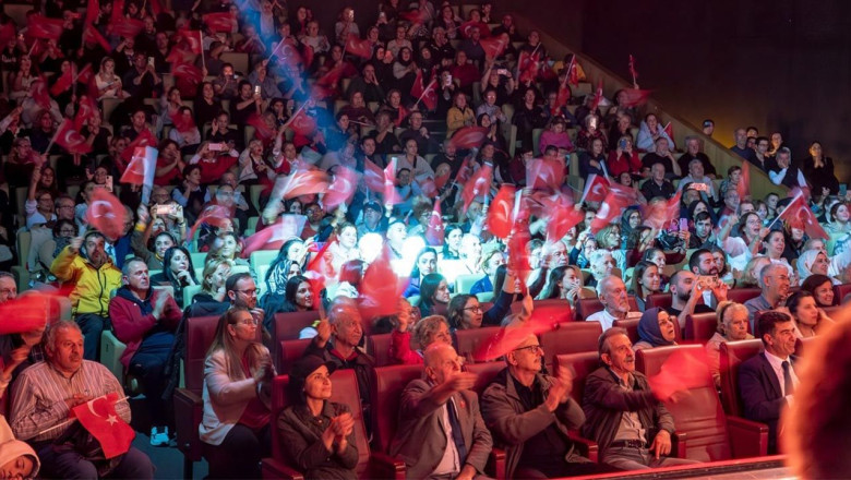 Yalova’da Cumhuriyet’in 102. Yılı Türkülerle Kutlandı