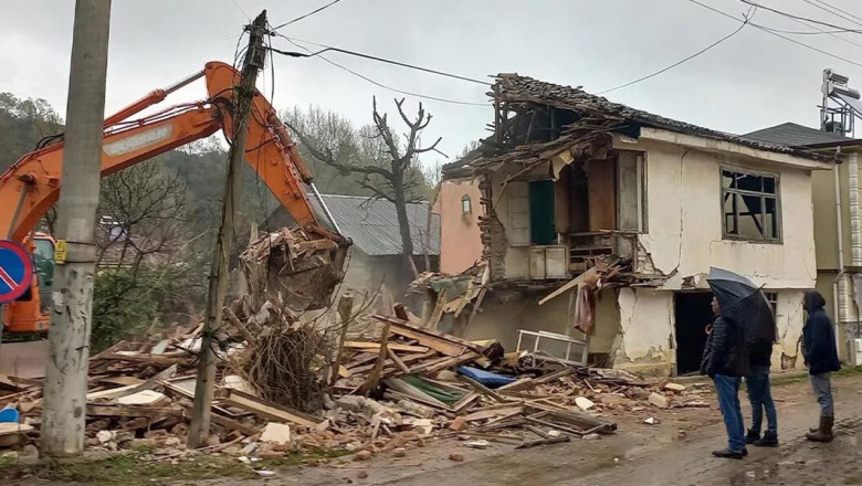 Metruk Yapılara Geçit Yok!