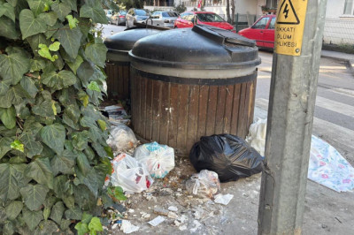 Yalova’da Çöp Sorunu Bitmiyor: Kaldırımlar Çöp Noktasına Dönüştü