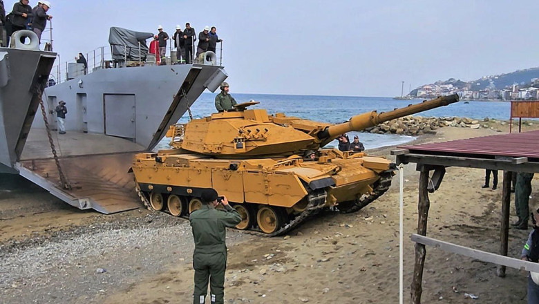 Yeni Tip Çıkarma Gemisi Ç-159 Yalova Kıyısında Test Edildi