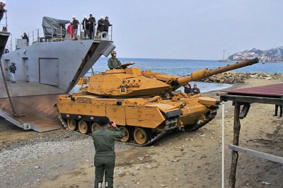 Yeni Tip Çıkarma Gemisi Ç-159 Yalova Kıyısında Test Edildi