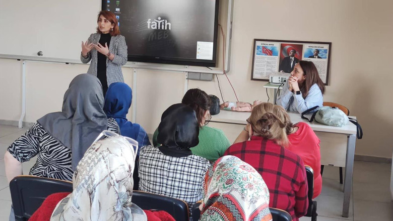 ADEM Kursiyerleri Temel İlk Yardım Eğitimi Aldı