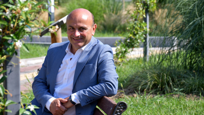 Metin Oral, Görev Sonrası da Basınla Bağını Koparmıyor