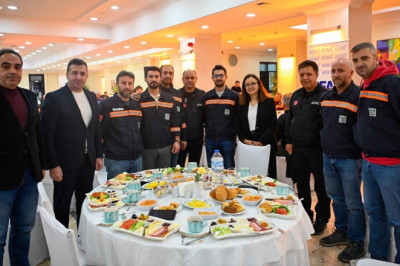 Vali Kaya, AFAD Gönüllüleriyle Kahvaltıda Buluştu