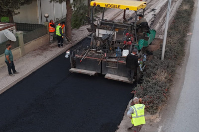 ÇİFTLİKKÖY’DE ASFALT VE PARKE ÇALIŞMALARI SÜRÜYOR