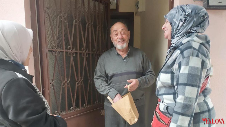 AK Parti Çiftlikköy Kadın Kolları Sahada