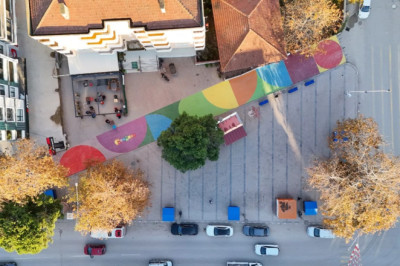 ÇİFTLİKKÖY’DE KENT MOBİLYALARI YENİLENİYOR