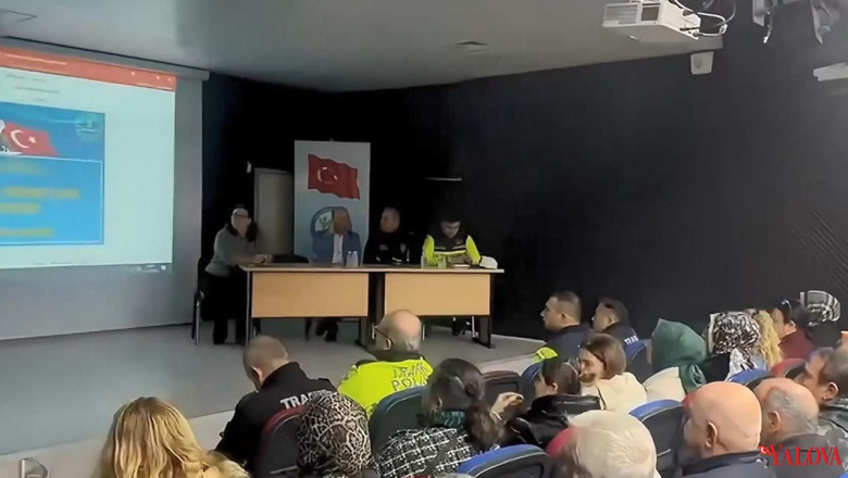Yalova’da Okul Servis Şoförleri ve Rehber Personele Trafik Güvenliği Eğitimi