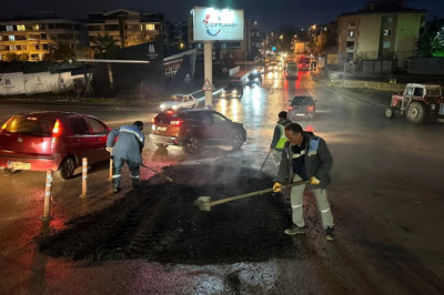 FEN İŞLERİ EKİBİNDEN GECE MESAİSİ