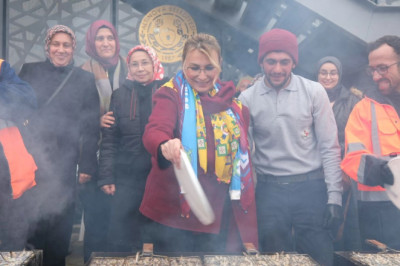 1 TON HAMSİ İKRAM EDİLDİ