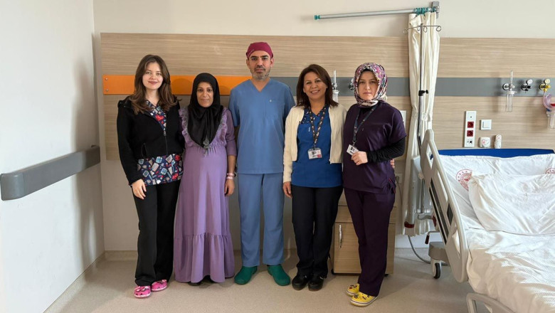 43 Yaşındaki Anne Yalova’da İkizlerini Normal Doğumla Dünyaya Getirdi