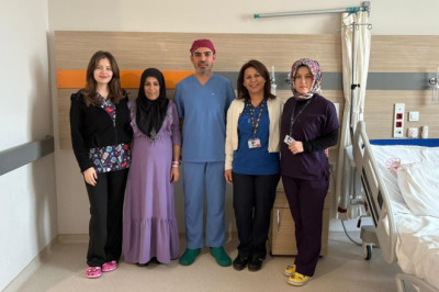 43 Yaşındaki Anne Yalova’da İkizlerini Normal Doğumla Dünyaya Getirdi