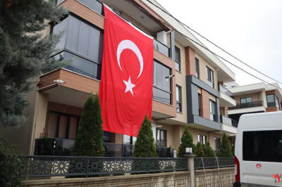 Şehit Polis İlker Pehlivan’ın Evi Bayraklarla Donatıldı