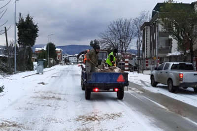 EKİPLERDEN KAR MESAİSİ